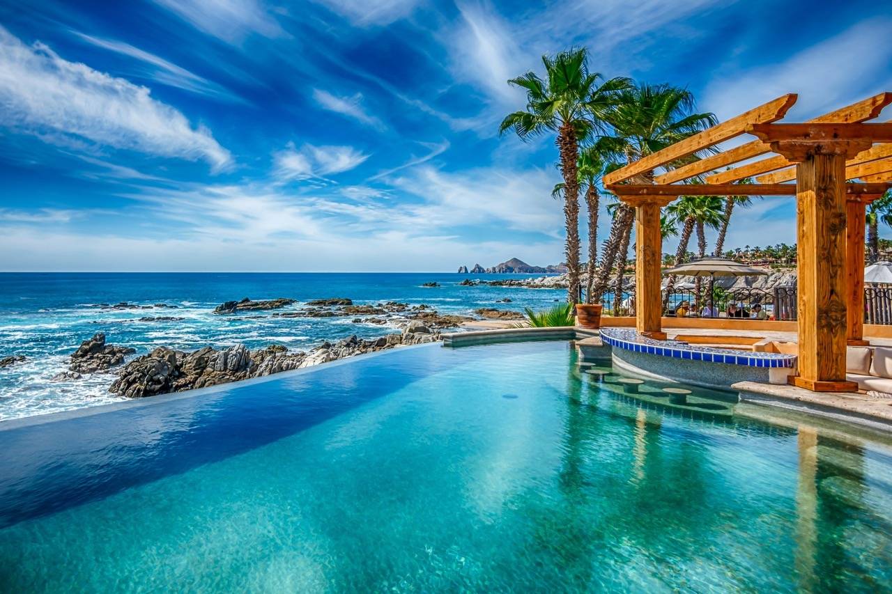 Buying and Selling Real Estate in Los Cabos: